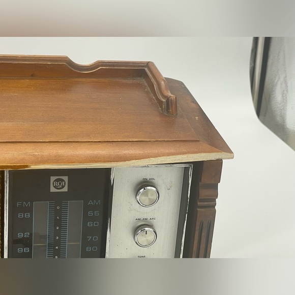 Vintage RCA Solid State Dual Speaker AM FM Radio RLC-62L - Picture 9 of 10